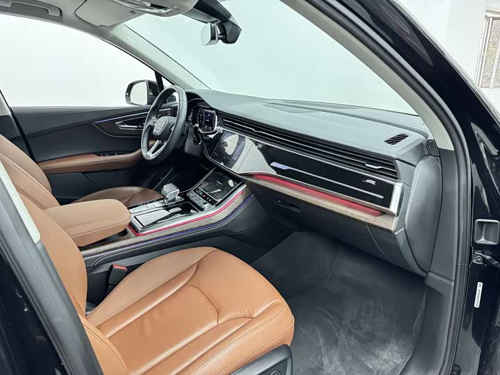 Audi Q7 2024 45 TFSI quattro S line — фото 14