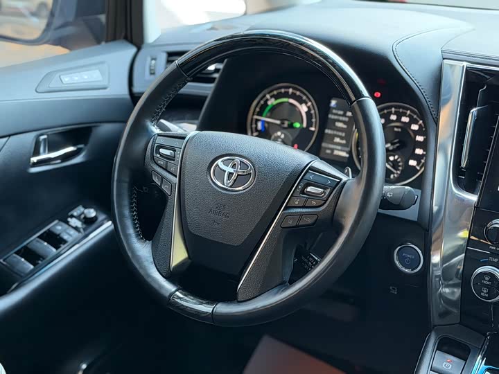 Toyota Vellfire — фото 13