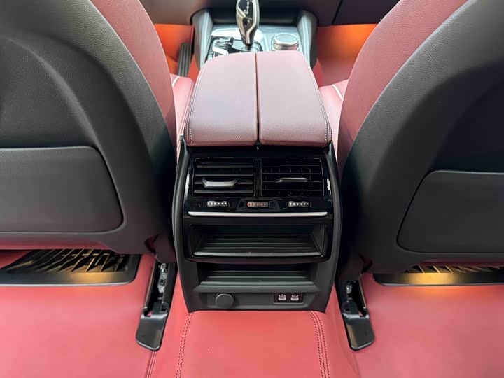 BMW 5-Series 2023 530 Li x Drive M — фото 17