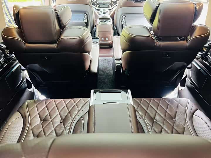 Mercedes-Benz V-Class 2018 V 260 L VI — фото 30