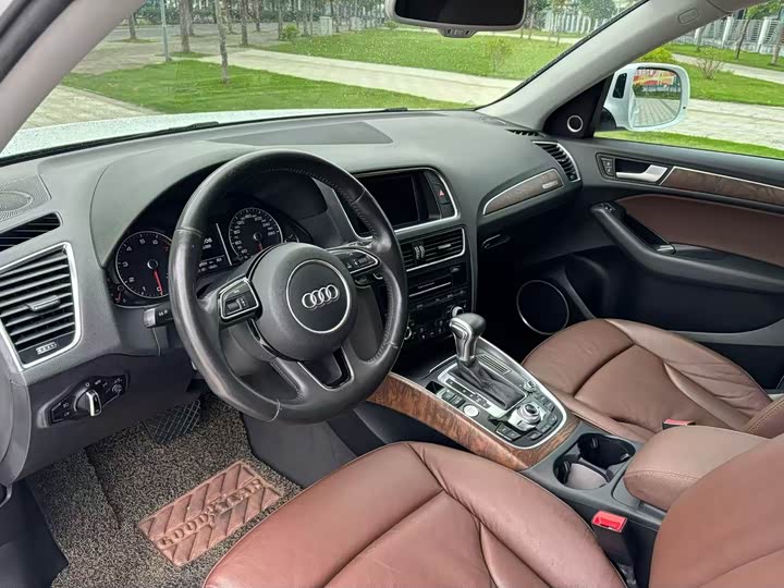 Audi Q5 2015 40 TFSI Comfort — фото 2