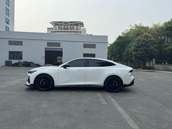 Changan UNI-V 2022 1.5 T — фото 40
