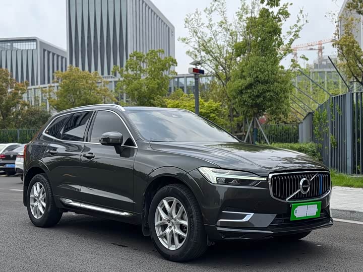 Volvo XC60 2021 T 5 4 WD — фото 3