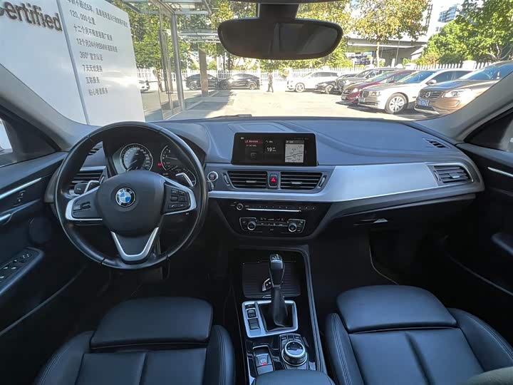 BMW 1-Series 2018 120i — фото 9