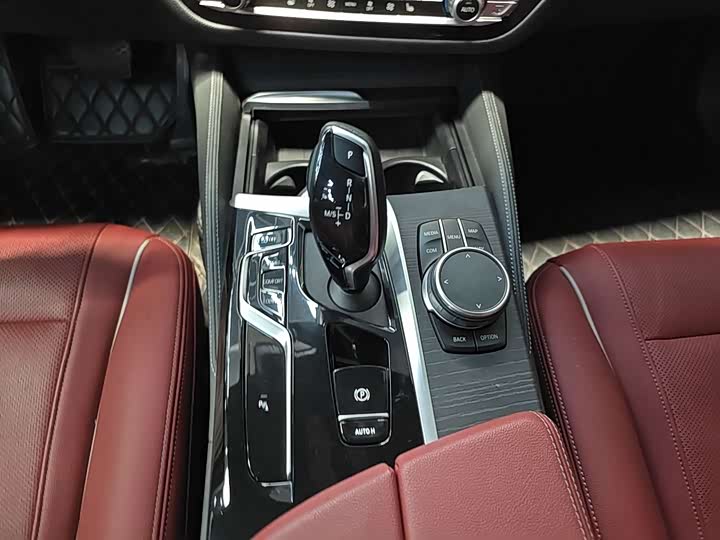 BMW 5 Series — фото 12