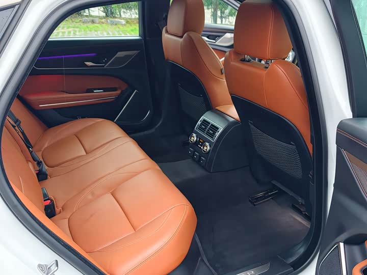 Jaguar XFL 2024 2.0 T P 300 4 WD — фото 16
