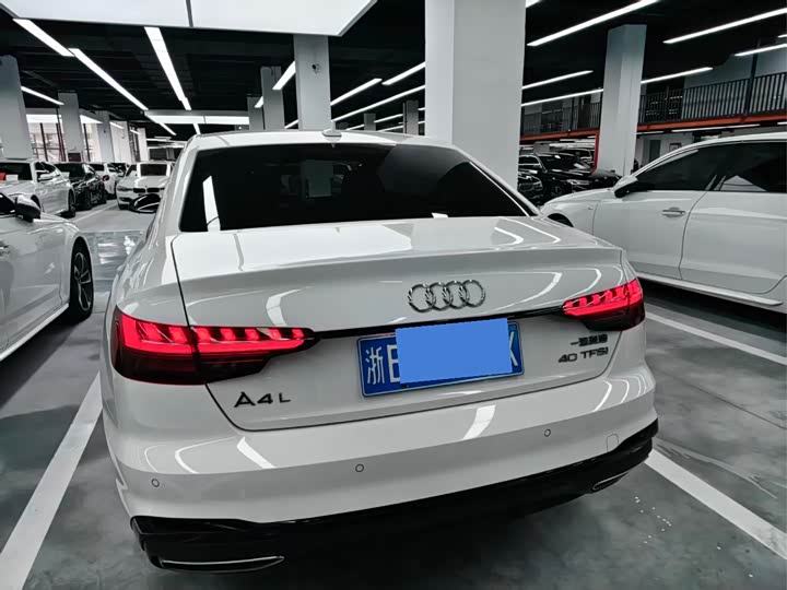 Audi A4L 40 TFSI люкс-динамик — фото 15
