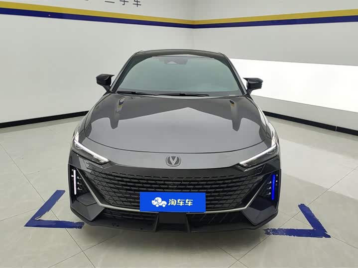 Changan UNI-V 2024 1.5 T — фото 2
