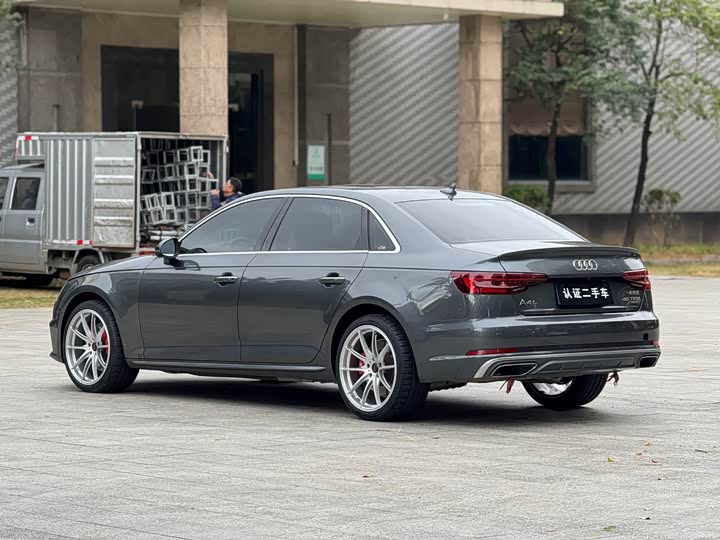 Audi A4L 2019 45 TFSI quattro Sport VI — фото 7