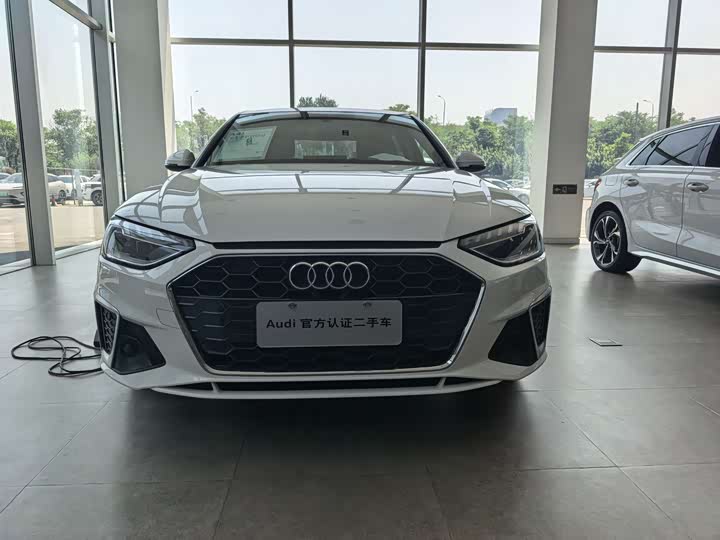 Audi A4L 2024 40 TFSI — фото 2