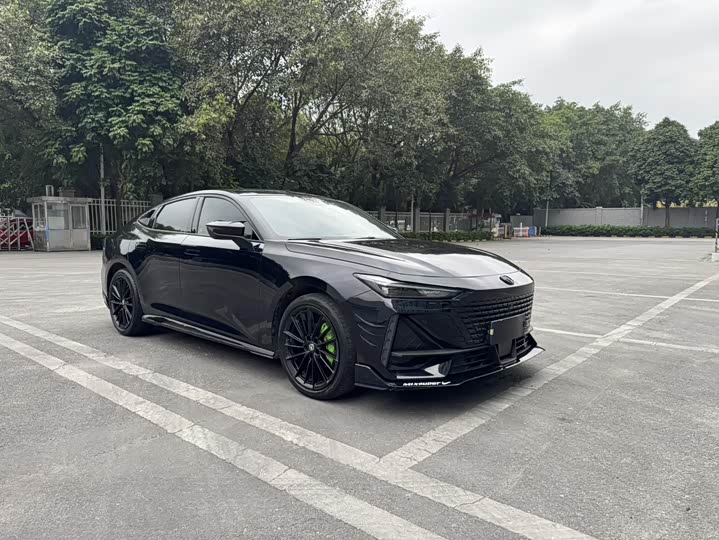 Changan UNI-V 2022 1.5 T — фото 3