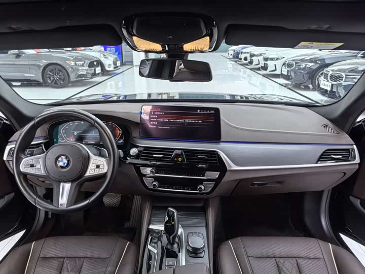BMW 5-Series 2023 530 Li Leading M — фото 6