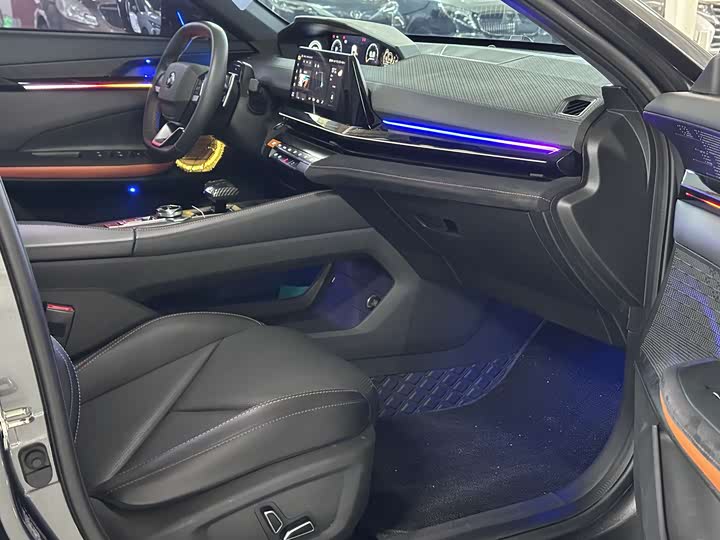 Changan UNI-V 2022 1.5 T — фото 8