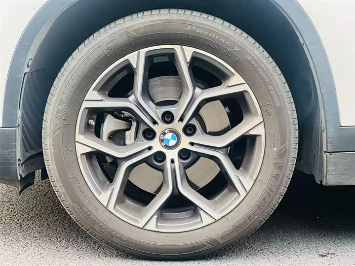 BMW X1 2022 s Drive 25 Li Leading — фото 7