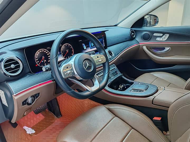 Mercedes-Benz E-Class 2019 E 300 L — фото 8