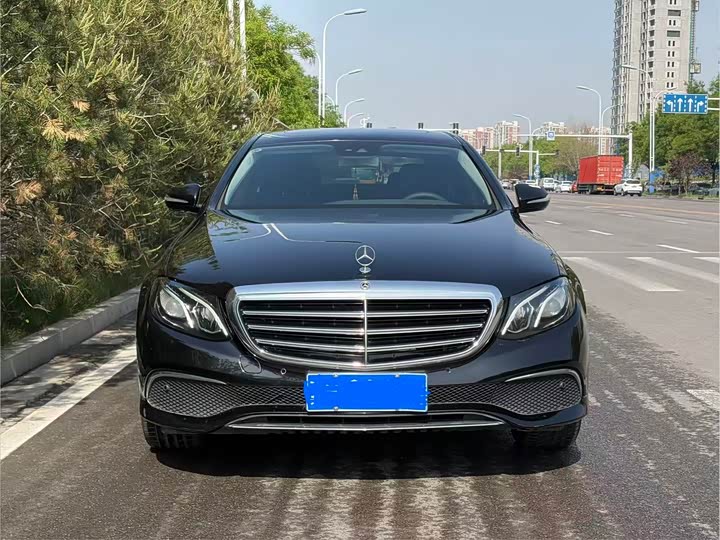Mercedes-Benz E-Class 2016 E 200 L — фото 12