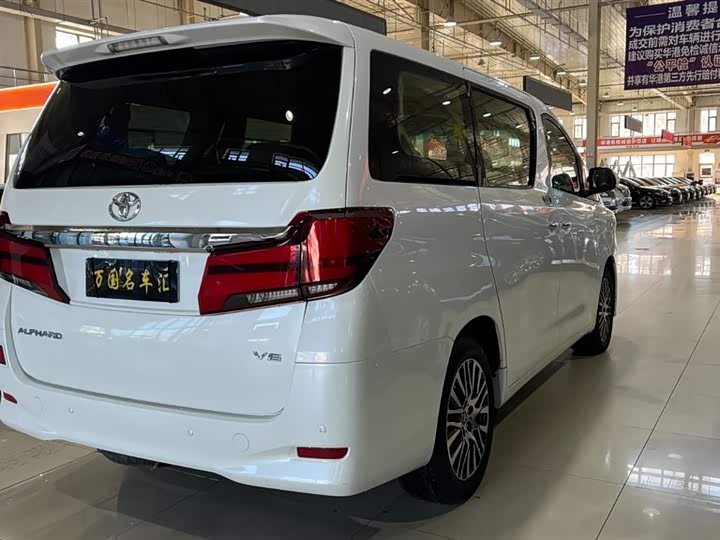 Toyota Alphard — фото 6