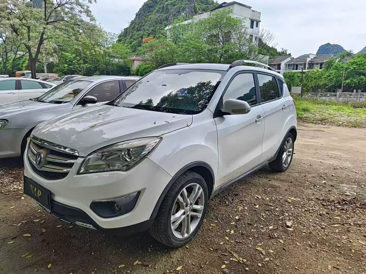 Changan CS35 2016 1.6 L MTLuxury V — фото 1