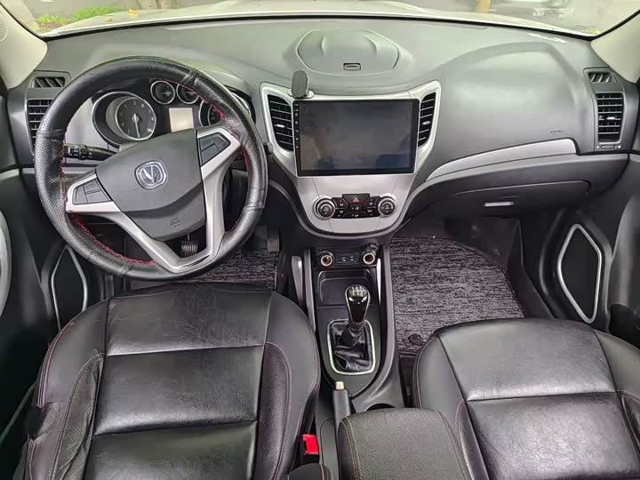 Changan CS35 2016 1.6 L MTLuxury V — фото 8