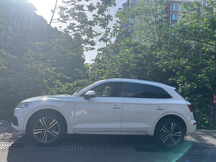 Audi Q5L 2020 40 TFSI — фото 3