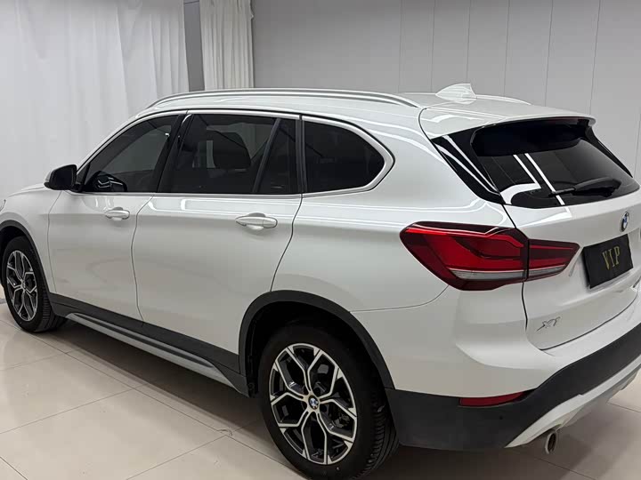 BMW X1 sDrive20Li премиум — фото 6
