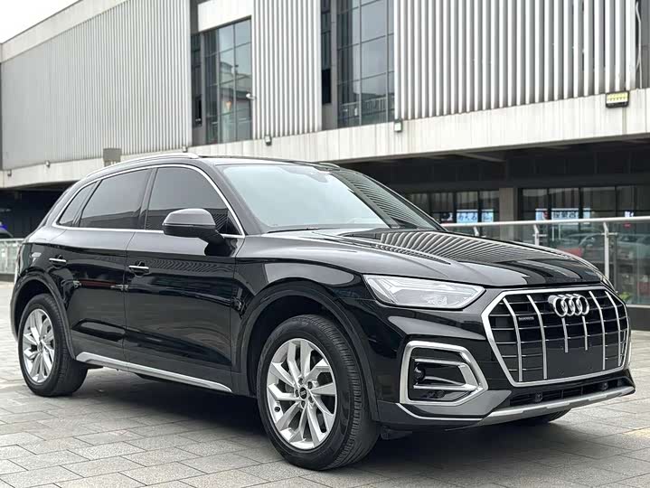 Audi Q5L 40 TFSI люкс-динамик — фото 3