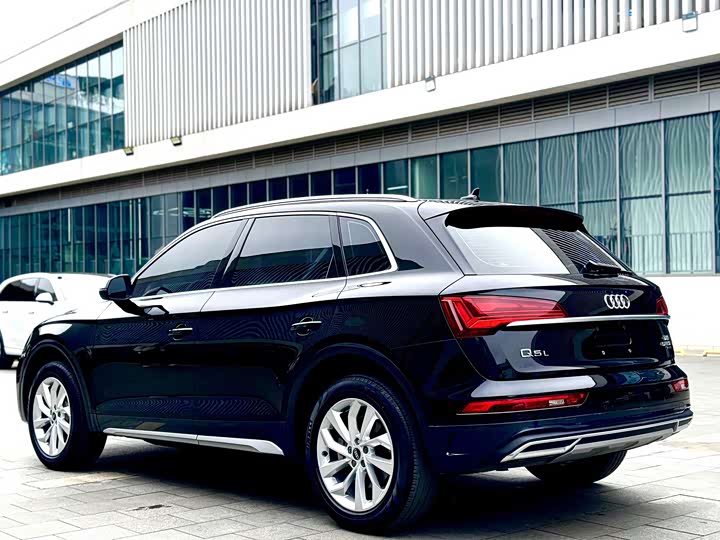 Audi Q5L 40 TFSI люкс-динамик — фото 13