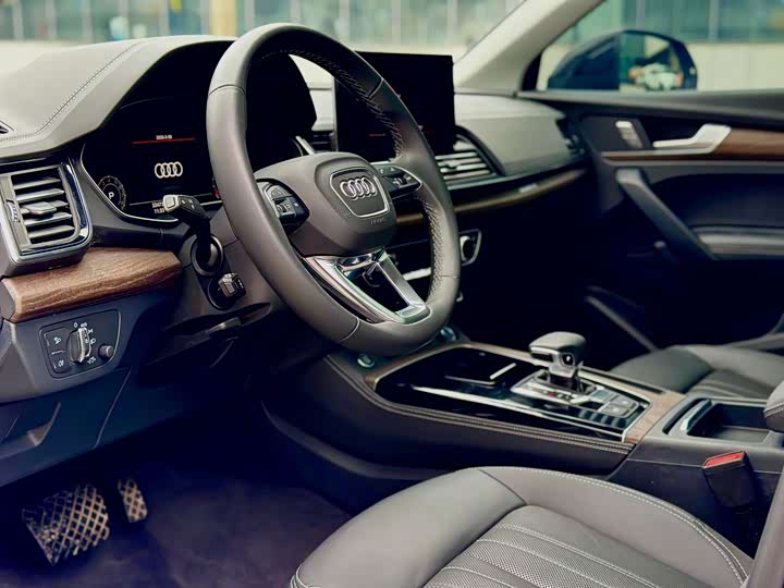 Audi Q5L 40 TFSI люкс-динамик — фото 4