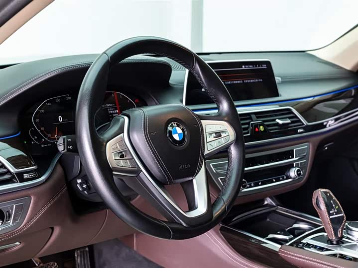 BMW 7-Series 2021 730 Li — фото 20