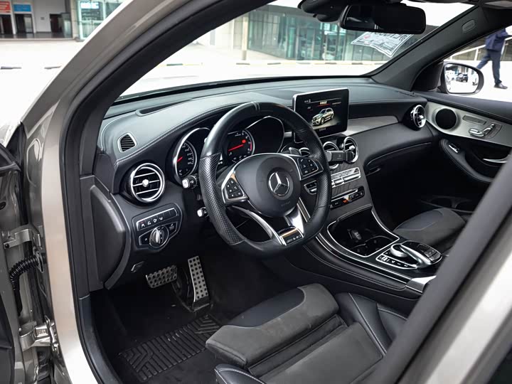 Mercedes-Benz GLC 2018 AMG GLC 63 4 MATIC+ — фото 12