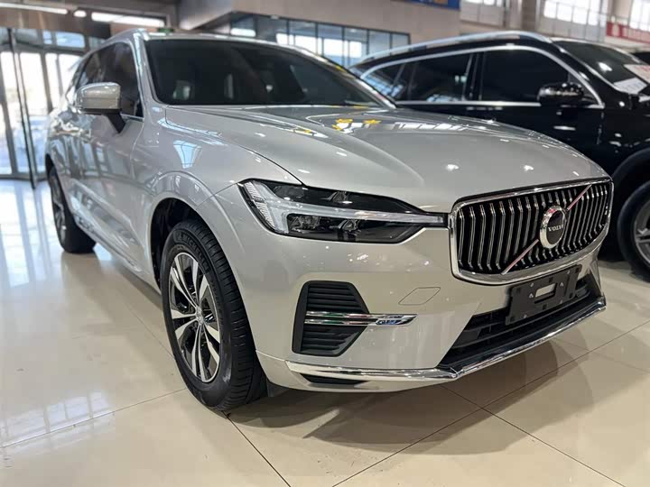 Volvo XC60 2022 B 5 4 WD — фото 3