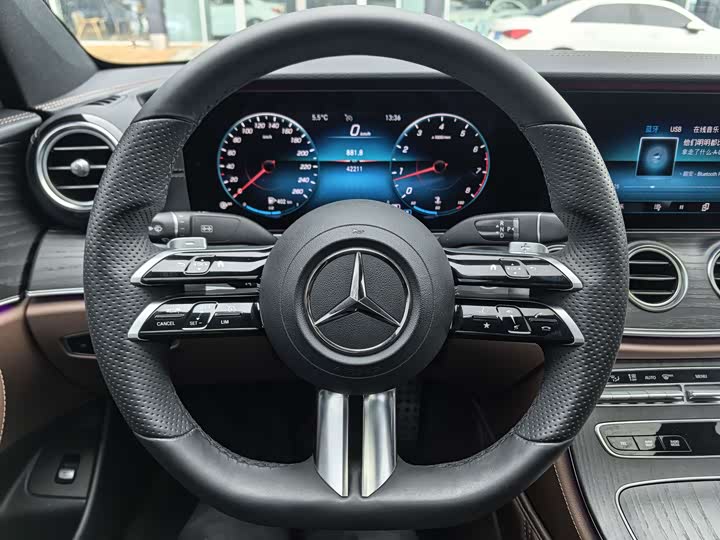 Mercedes-Benz E-Class 2021 E 300 L Luxury — фото 14