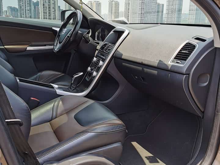 Volvo XC60 2015 T 5 AWD — фото 13