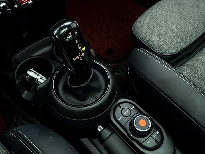 MINI Hatch — фото 15