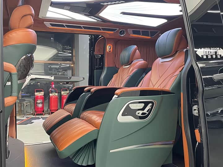 Ford Tourneo — фото 11