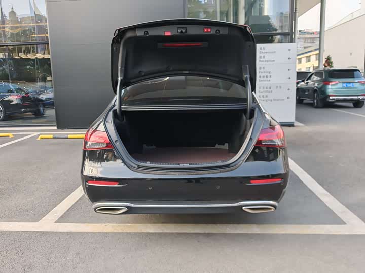 Mercedes-Benz E-Class 2022 E 300 L Luxury — фото 11