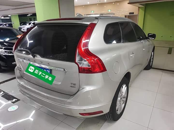 Volvo XC60 2017 T 5 AWD — фото 7
