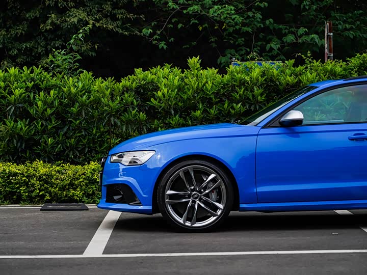 Audi RS6 2018 RS 6 4.0 T Avant — фото 40