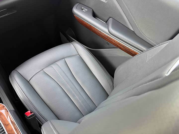Hongqi HQ9 PHEV 2024 2.0 T 4 WD — фото 14