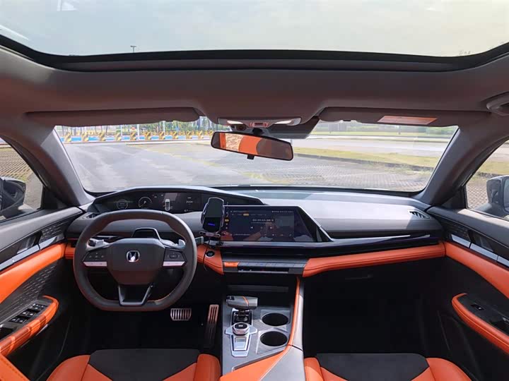 Changan UNI-V 2023 1.5 T — фото 14