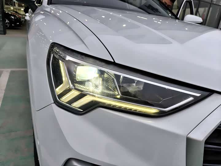 Audi Q3 2021 35 TFSI — фото 8