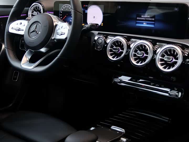 Mercedes-Benz A-Class 2022 A 200 L — фото 4