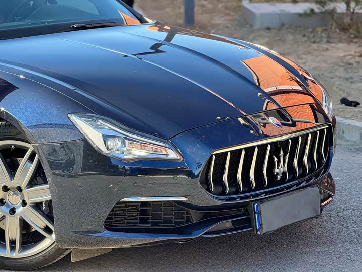 Maserati Quattroporte — фото 15