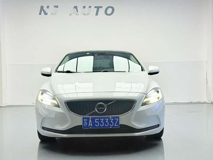 Volvo V40 2017 T 3 — фото 2