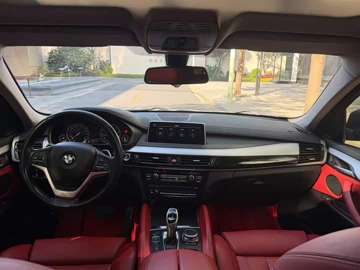 BMW X6 2018 x Drive 35i Leading — фото 8