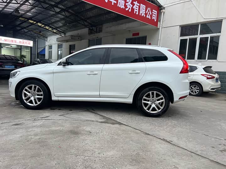 Volvo XC60 2017 T 5 AWD — фото 8