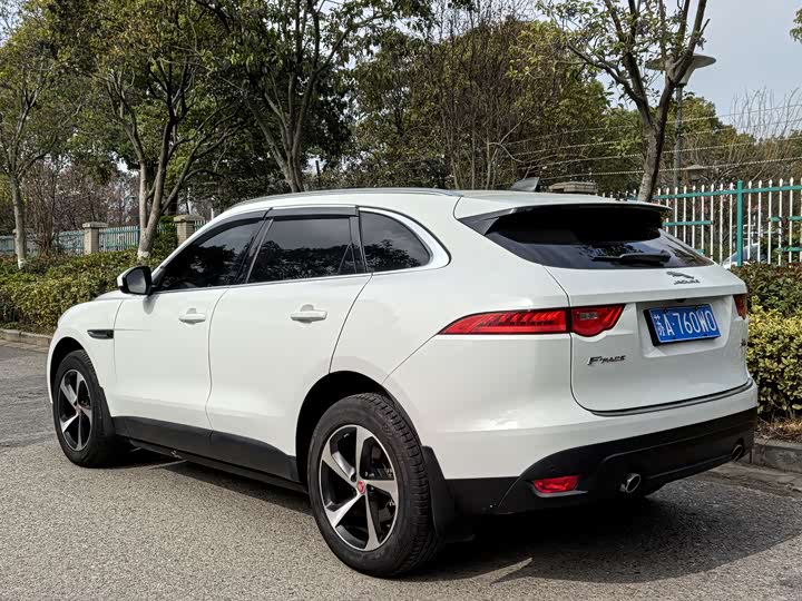 Jaguar F-PACE 2020 2.0 T — фото 16