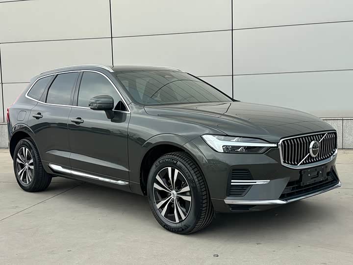 Volvo XC60 2022 B 5 4 WD — фото 3
