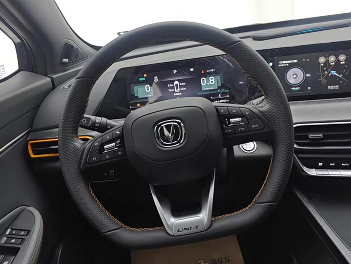 Changan UNI-T 2022 1.5 T Premium — фото 15