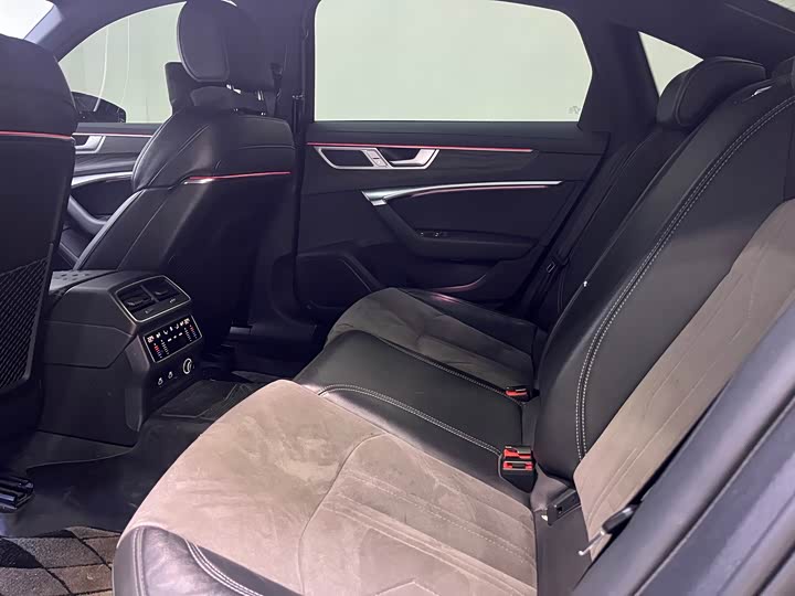 Audi A6L 2024 45 TFSI quattro — фото 15